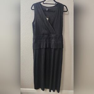 DKNY V-Neck Sleeveless Plissé Midi Dress